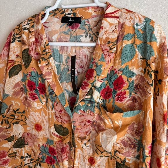 NWT Lulus Island Floral Button Up Top Small - Picture 5 of 8